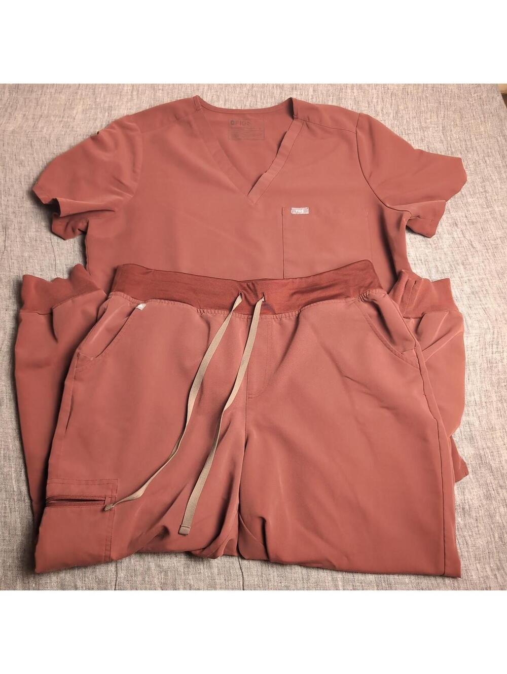 Figs scrub set - Catarina top XL, high-waisted Zamora pants XL/P petite - dark c